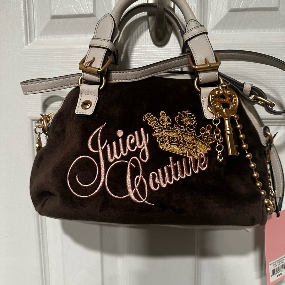 JUICY COUTURE- THE KEY TO JUICY DOME SATCHEL CROSSBODY- chocolate